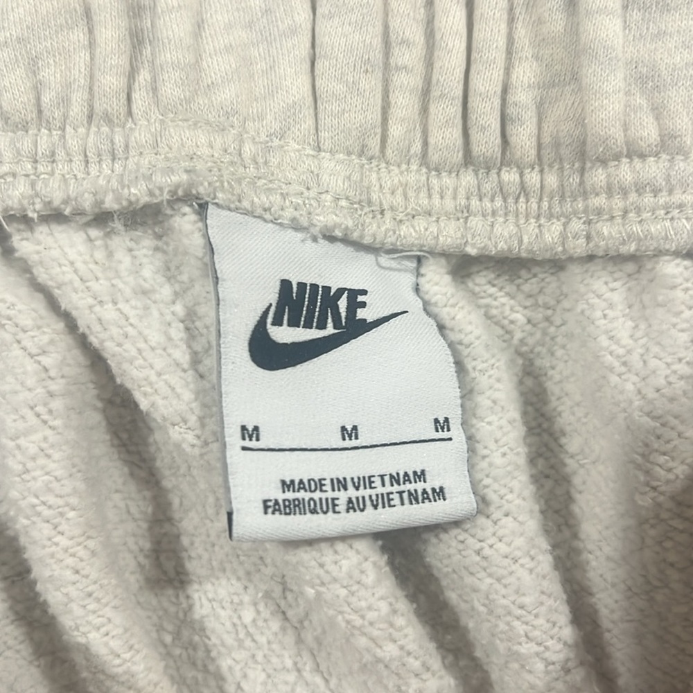 Only Worn Once And Only One Owner. For Reference … - image 2